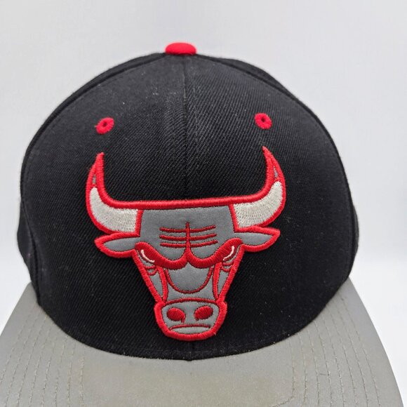 Chicago Bulls Hat Mitchell & Ness Black And Gray NBA Snapback Basketball Read - Picture 4 of 12